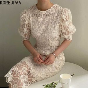 Korejpaa Frauen Kleid Sommer Koreanische Chic Damen Französisch Rundhals Schwere Spitze Stickerei Gehäkelte Hohe Taille Schlitz Vestidos 210526