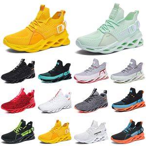 Mode Högkvalitativa Män Running Skor Andningsbar Trainer Wolf Grays Tours Yellow Triples Whites Khaki Green Light Brown Bronze Mens Outdoor Sport Sneakers