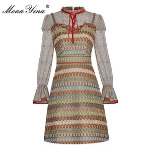 ファッションデザイナードレス秋の女性のドレスフレアスリーブルレックスメッシュ刺繍ビンテージドレス210524