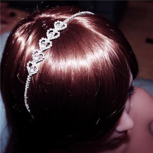 Haarspangen Haarspangen Mode Braut Liebe Accessoires für Frauen Haarbänder Kristall Strass Hochzeit Krone Tiara Schmuck