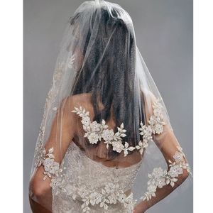 New Bruiloft accessoires Wit Ivoor Fashion Veil Ribbon zijde Korte Twee Layer Bridal Veils met kam High QualityCCW006