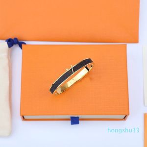Classic Men's Women's Armband, Märke Luxury Smycken Kvinnlig Designer Läderarmband High-end Elegant Fashion Gift med Logo