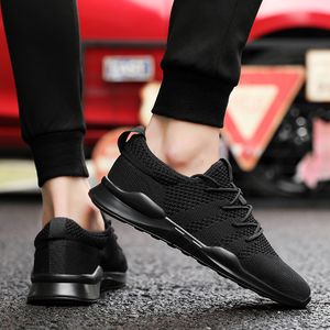 Uomo Donna Running Platform Shoes Sneakers Multicolor Reflective Triple Nero Scarpe da ginnastica in pelle bianca Scarpe da corsa da uomo in pelle scamosciata grigia jogging tre