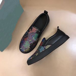 패션 남자 디자이너 신발 다채로운 편지 인쇄 슬립 거리에 럭셔리 망 파티 스포츠 캐주얼 구두 원래 상자