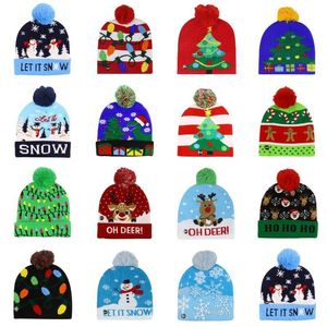 15 Style LED Jul Stickade hattar 23 * 21cm Kids Mamma Vinter Varm Mössor Hjort Santa Claus Crochet Caps T9i001428