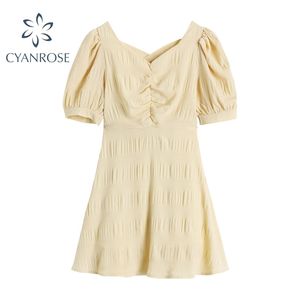 Manga Curta Verão Vestido Mulheres Retro Mori Menina Boho Beach Vestidos de Férias Doce Drapeado Cruz Sexy Slim Vestidos 210515