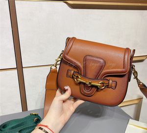 Lady Satchel Письмо оболочки Сумки Уолкос 2021 Новые Роскоши Дизайнеры Урожай Женщины Косметические Модные Сумки HASP Сумка Монета Монета Кошельки для монет Простые Бизнес Торговая сумка