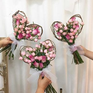 2pcs Love Shape Natural wicker DIY Flower wreath Material Flower Wrapping Supply Wedding Decoration Home Decor 210610