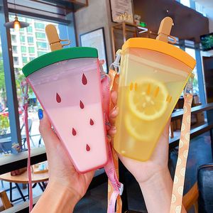 プラスチックウォーターボトルスイカオレンジアイスクリームウォーターボトル子供の女の子のためのわら携帯用アイスキャリカカップ