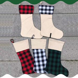 Röd Svart Buffalo Plaid Classic Christmas Strumpor Familj Xmas Tree Dekoration Eldstad Hängande Strumpor Santa Candy Presentväska Holiday Season Party Decor Hy0126