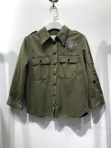 Kvinnors Jackor 2021 Höst Style Army Green Women Coats Tung industri Broderad Skalle Personlighet Stilig skjorta