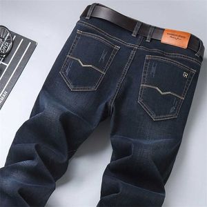 Vårens klassiker Blå Svart Slim-Fit Jeans Business Bomull Elastisk Regular Fit Denim Pants Male Brand Byxor 211111