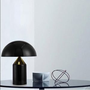 Bordslampor Designer Lamp Guld Svart Metall Bäddsrum Side Living Room Studio Bedroom Fixtures