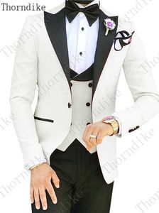 Thorndike Groomsmen Noivo Branco Tuxe Peak Black Lapel Homens Ternos de Casamento Melhor Homem Blazer (Jacket + Calças + Laço + Colete) x0909