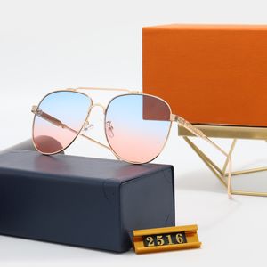 2021 Luxurys Designers Occhiali da sole Donna Uomo Fashion Drive Occhiali da sole Outdoor Summer Occhiali da sole polarizzati per le vacanze da donna con scatola