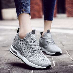 Najwyższej jakości 2021 Przyjazd Off Mężczyźni Kobiet Sporty Buty do biegania Oddychające Biegacze Triple Black Green Grey Flat Trampe 36-45 WY22-1820