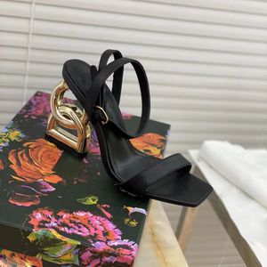 Moda Feminina Luxurys Designers Sandálias Altos Sapatos Casuais Botas De Couro Requintado e Letras feitas de tecido de vaca importado, forro de pele de carneiro tamanho 35-42