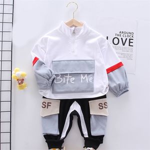 Jungen Brief Aktive Mode Kleidung Sets Kinder Herbst Dünne Anzüge Mädchen Patchwork Casual und Hosen Outfits 210429