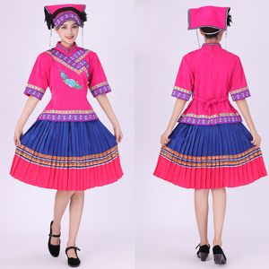 Abbigliamento Hmong Abbigliamento da palcoscenico in stile etnico Set top + gonna Ricamo Folk Dance Performance Costume Donna Miao Abbigliamento con cappello