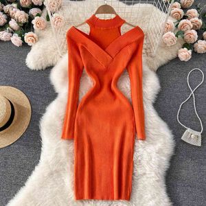 Singreiny Vinter Koreanska Knit Klänning Kvinnor Mode Off Shoulder Långärmad Elastiska Slim Klänningar Höst Sexig Bodycon Sweater Klänning Y1204