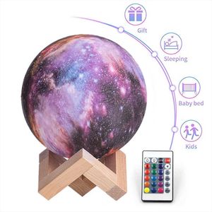 3D-tryck Starry Sky Light Rechargeable Touch Färg Byte Fjärrkontroll Kreativ Heminredning Moon Lampa Barnens gåva Y0910