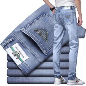 Jeans pour hommes Slim Elastic Italie Eagle Marque Classic Mince Style Fashion Business Pantalons de Denim Coton clair Bleu Denim