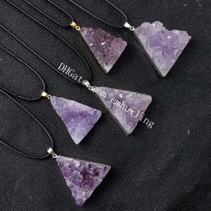 Raw Amethyst Druzy Drusy Halsband Guld / Silver Plated Triangle Natural Purple Quartz Crystal Cluster Geode Gemstone Statent Pendant Delikat Gift för Kvinnor Män