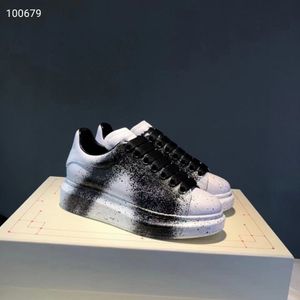 Neueste Frauen lässige Schuhe weißer Lederspray Malerei Graffiti Flat Schuhe Lasneaker