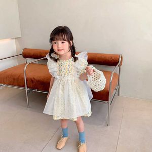 Modello di fiori coreani Abito estivo Manica a mosca Lolita Abbigliamento casual per bambino Cotone Coutfit 1-5Y 210529