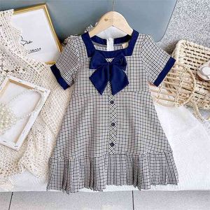 Sommar små tjejer Plaid Short Sleeve Princess Dress Fashion Korean Bow Girls Ruffle Outfits Vestidos Barnkläder 210715