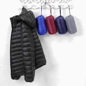 メンズフグジャケット2021新しい到着秋冬の光包装ダウンジャケット男性ファッションフード付きカジュアルホワイトアヒルダウンコートG1108