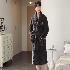 Pijama dos homens de nightgown Triplo de inverno espessado com cashmere longo coral veludo de algodãobathrobe outono / inverno quente