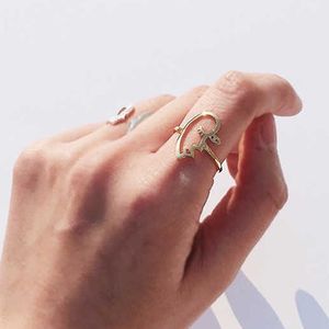 Klusterringar original design hög polerad legering ankomst ihålig ansikte uttalande ring mode smycken charmig för kvinnor bague bijoux