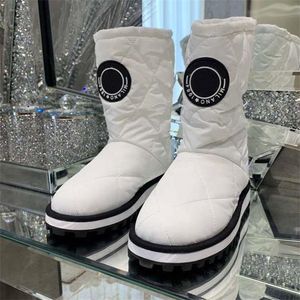 Женщины дизайнерские сапоги Brand Booties The Comfort Boot Теплая зима входит в водоотталкивающий нейлон с наполнением вниз и можно носить на открытом воздухе