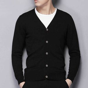 Mäns Cardigan Sweaters Bomull Stickad Solid Färg Knitwear Långärmad V-Neck Loose Button Stickning Man Casual Kläder Nya Y0907