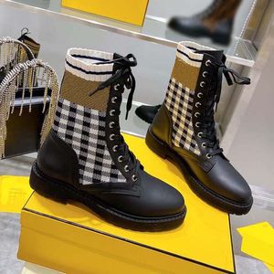 Högkvalitativ kvinnors designerstövlar är bekväma läder Martin Ankle Boots Fashion Stretch Webbing lyxig och med EU35-EU40-bälteslåda
