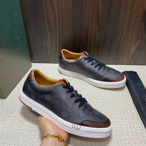 Classic Leather Shoes Trendy and Fashionable Black Four Seasons