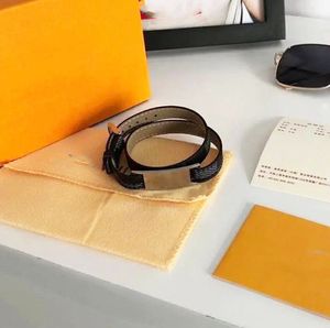 Designer av exklusivt märke Armband för män och kvinnor Mode unisex smycken Spänne Läder med låda a33a