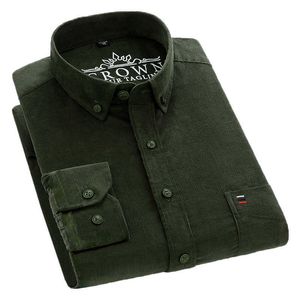 Camicie casual in velluto a coste di marca Aoliwen per uomo Abbigliamento verde nerastro Abbigliamento Camicia a maniche lunghe Moda retrò 210721
