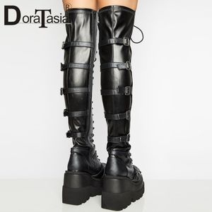 Märke Design Kvinna Hög Plattform Lår Hög Stövlar Mode Buckle Punk High Heels Stövlar Kvinnor Cosplay Wedges Skor Kvinna K78