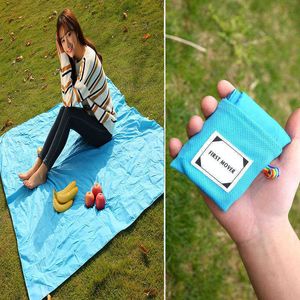 Portable Waterproof Pocket Beach Blanket Folding Camping Mat Mattress Portable Lightweight Mat Outdoor Picnic Sand Beach Mat Y0706