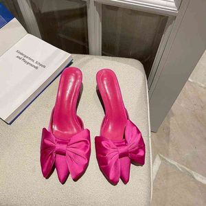 Moda Kadın Terlik Ince Düşük Topuklu Siyah Gül Kırmızı Ayakkabı Sivri Burun Büyük Yay Tasarım Yaz Plaj Ayakkabı Üzerinde Kayma Zarif Katır Y220221