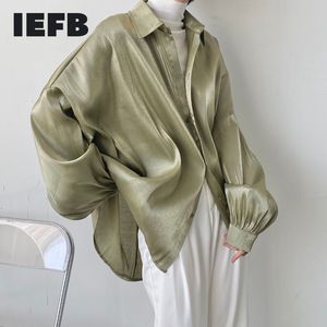 IEFB Mode Design Glänzender Stoff Sommer Langarm Shirts Lose Koreanische Streetwear Blase Hülse Grünes Hemd Für Paar 9Y6821 210524