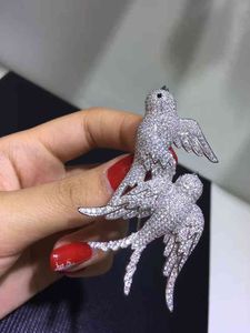 Ptaki Podwójne Swallow Broszka Pins 925 Sterling Silver z Cubic Cyrkon Pave Stone Fine Kobiety Biżuteria