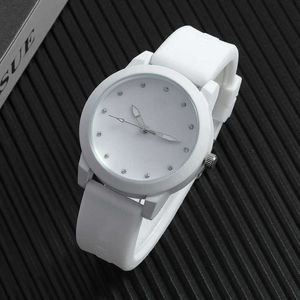 Famoso Popular Hilf Marca Relógios para Homens Luxo Big Dial Silicone Band Relógio Moda Masculina Casual Quartz relógios de pulso relógio G1022