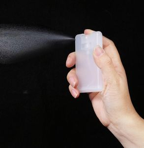 Mini buzlu siyah beyaz 20ml el dezenfektan cep parfüm kredi kartı sprey şişesi logonuz