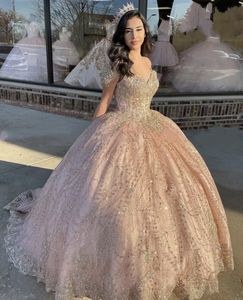 Vintage champagne guld quinceanera klänningar v-neck cap ärm snöre applikationer pärlstav glitter sequins prom party prinsessan boll klänning söt 16 klänning vestidos de 15 años