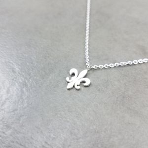 デザイナーのネックレスの高級ジュエリーの宝石類のフルールデリのための女性ステンレス鋼フランス国旗の花ユリの蓮の信仰のチョーカーコリエフェムム
