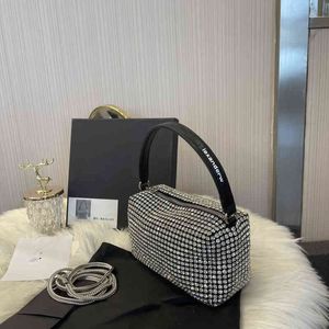 Hot 2021 Alta Qualidade AW Messenger Carregando Áustria Diamante Completo Diamante Saco Underar Moda Fashion Brand Luxury Women's