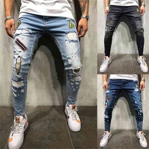 Moda męska otwór odznaka haft drelichowy spodnie spodnie męskie Streetwear Hiphop Skinny Casual Patch Dżinsy 210716
